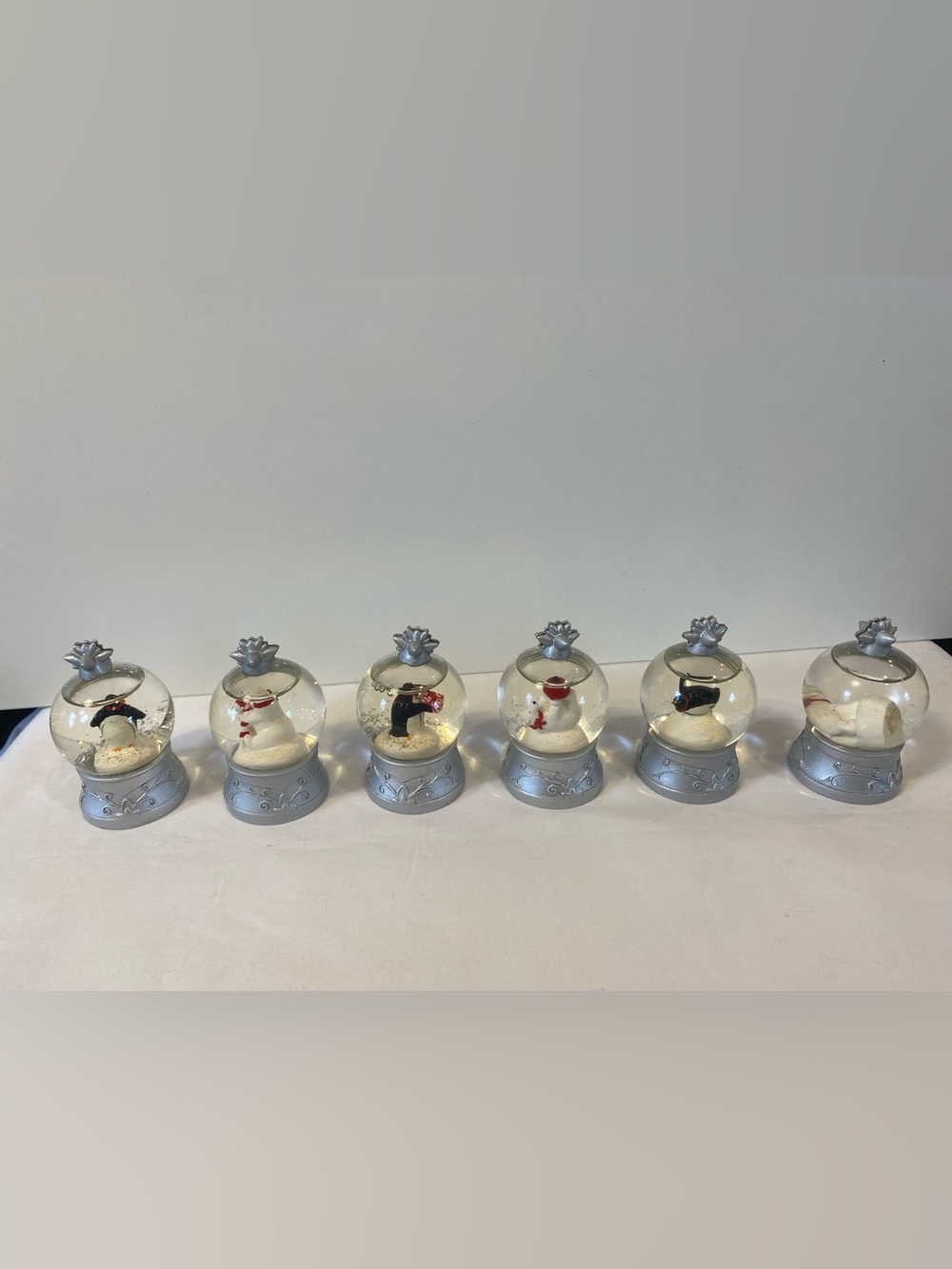 Festive Christmas Snow globe Place Card Holders Penguin Snowman Holiday Hosting